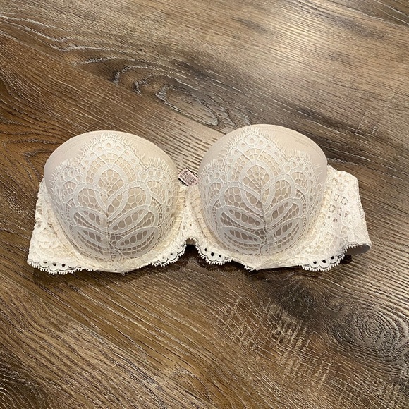 Victoria’s Secret Strapless Bra